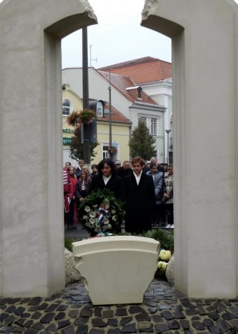 56-ra emlékeztünk 26